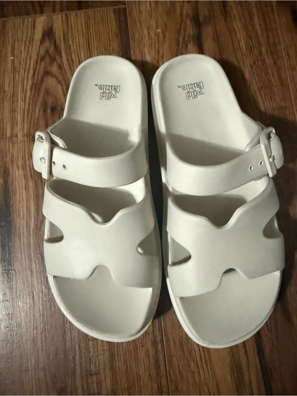 Wild fable target brand cream colored Slip-On Buckle Sandals size 6